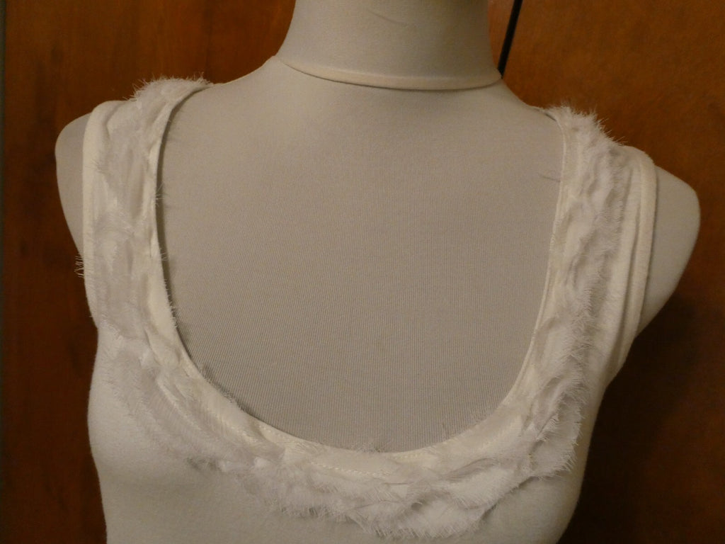 Tahari women's white sleeveless decorated top size Medium