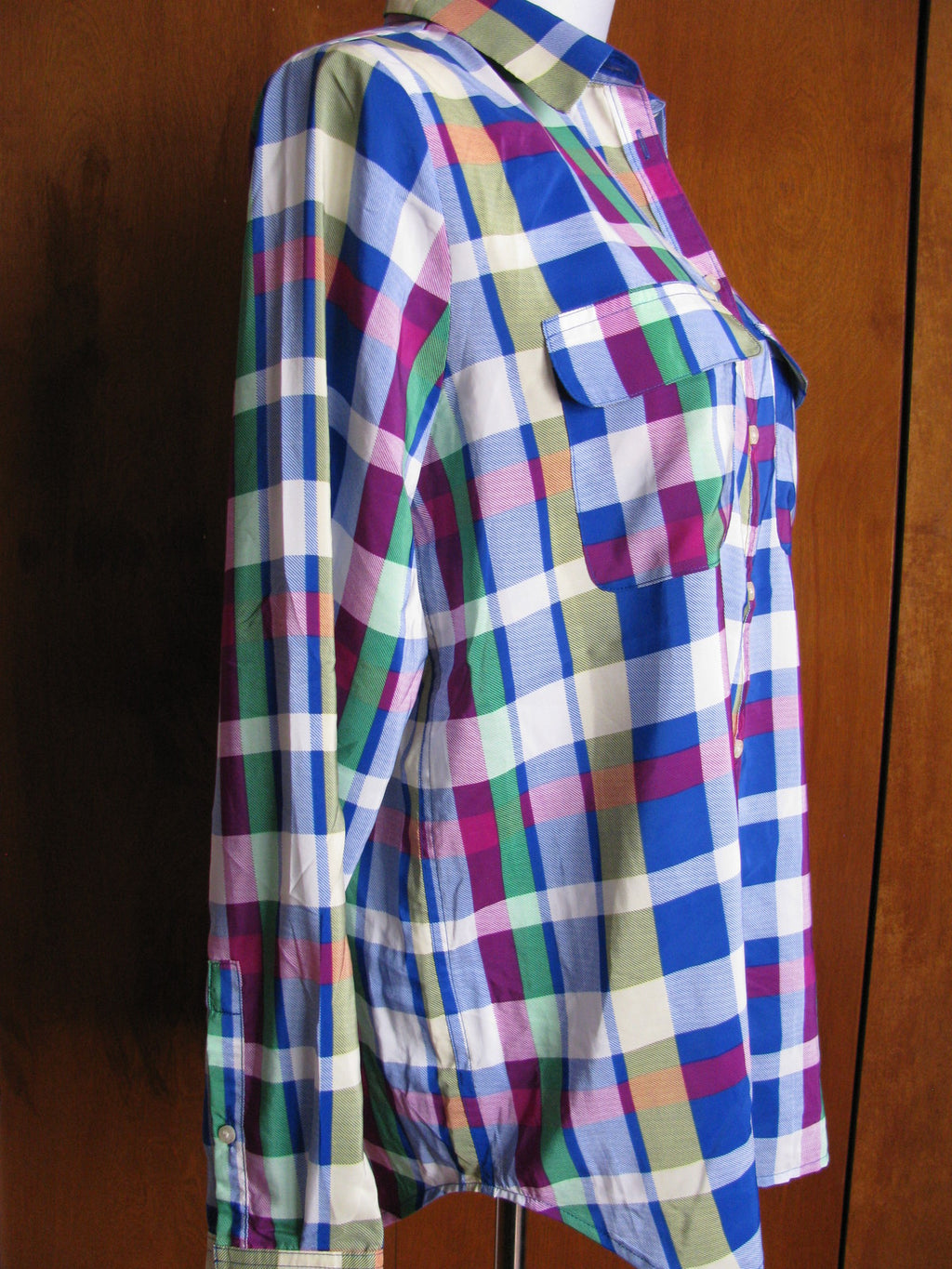 Gap women’s lightweight shirt multi color size medium New