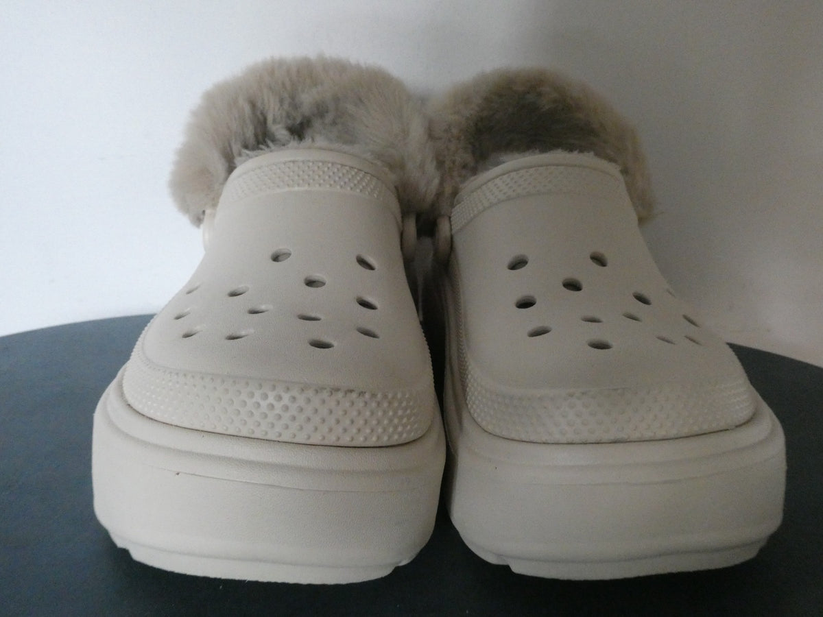Crocs Lined Clogs – Faux Fur Lined – Cream / Off-White – Unisex Men 8, Women 10