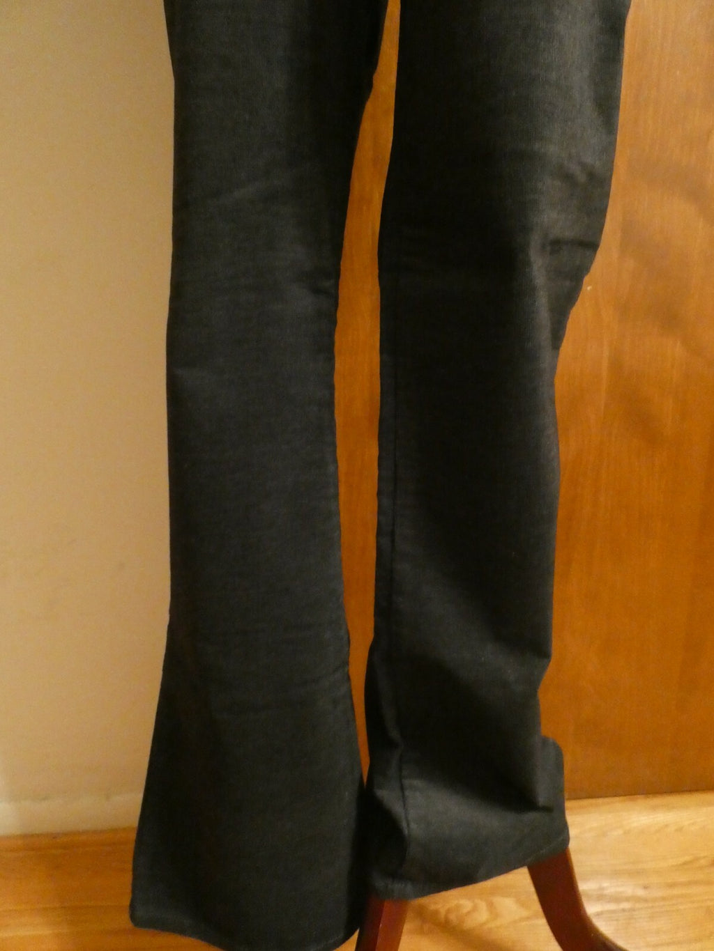 Jones New York Signature Stretch women's gray pants size 10 