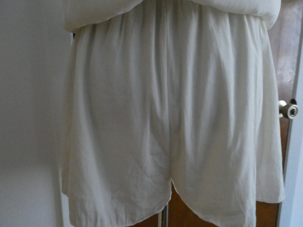 Gap Women's Ivory Sleeveless Romper Shorts Lined Size Large NWT Pull On