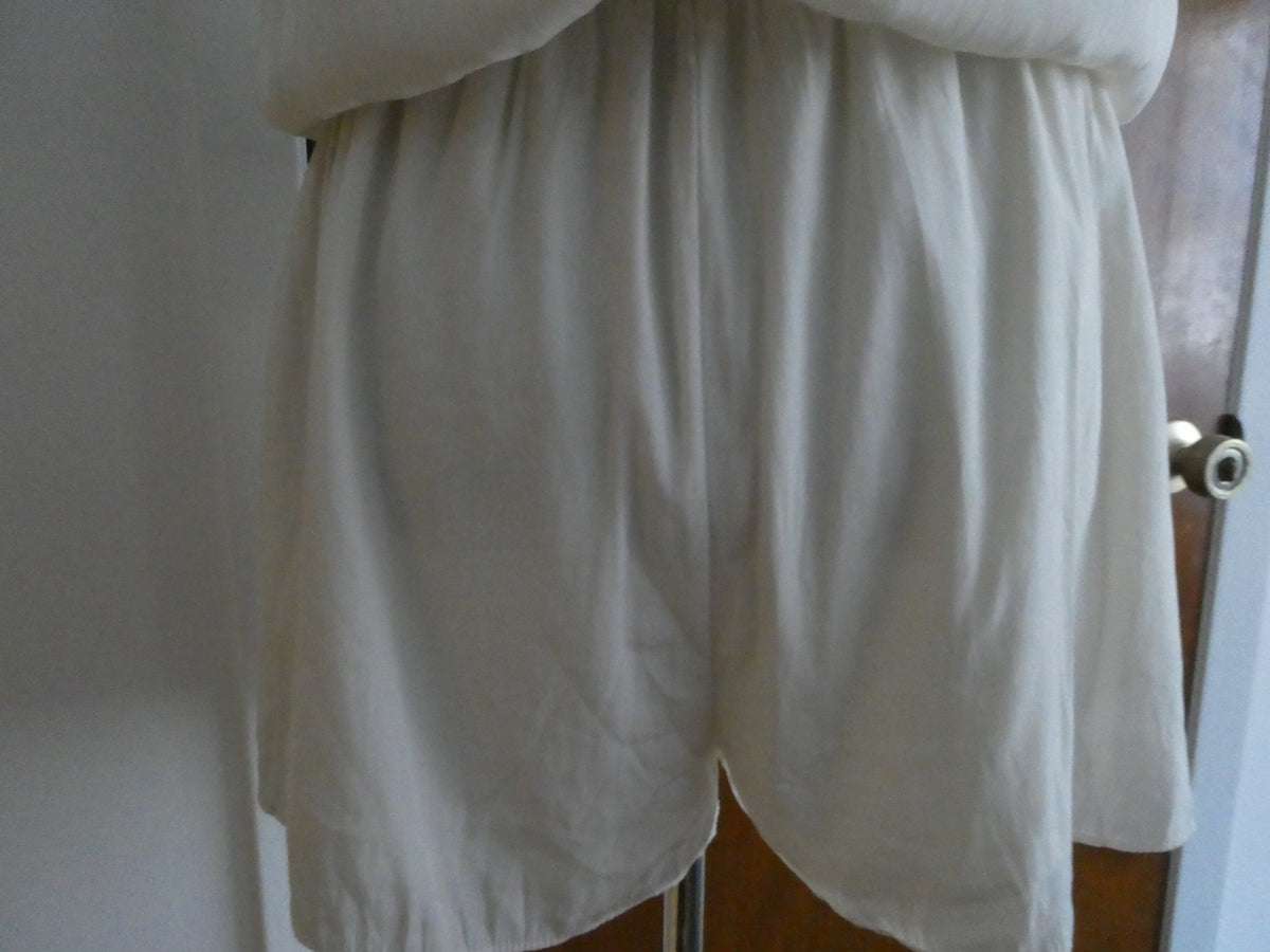 Gap Women's Ivory Sleeveless Romper Shorts Lined Size Large NWT Pull On