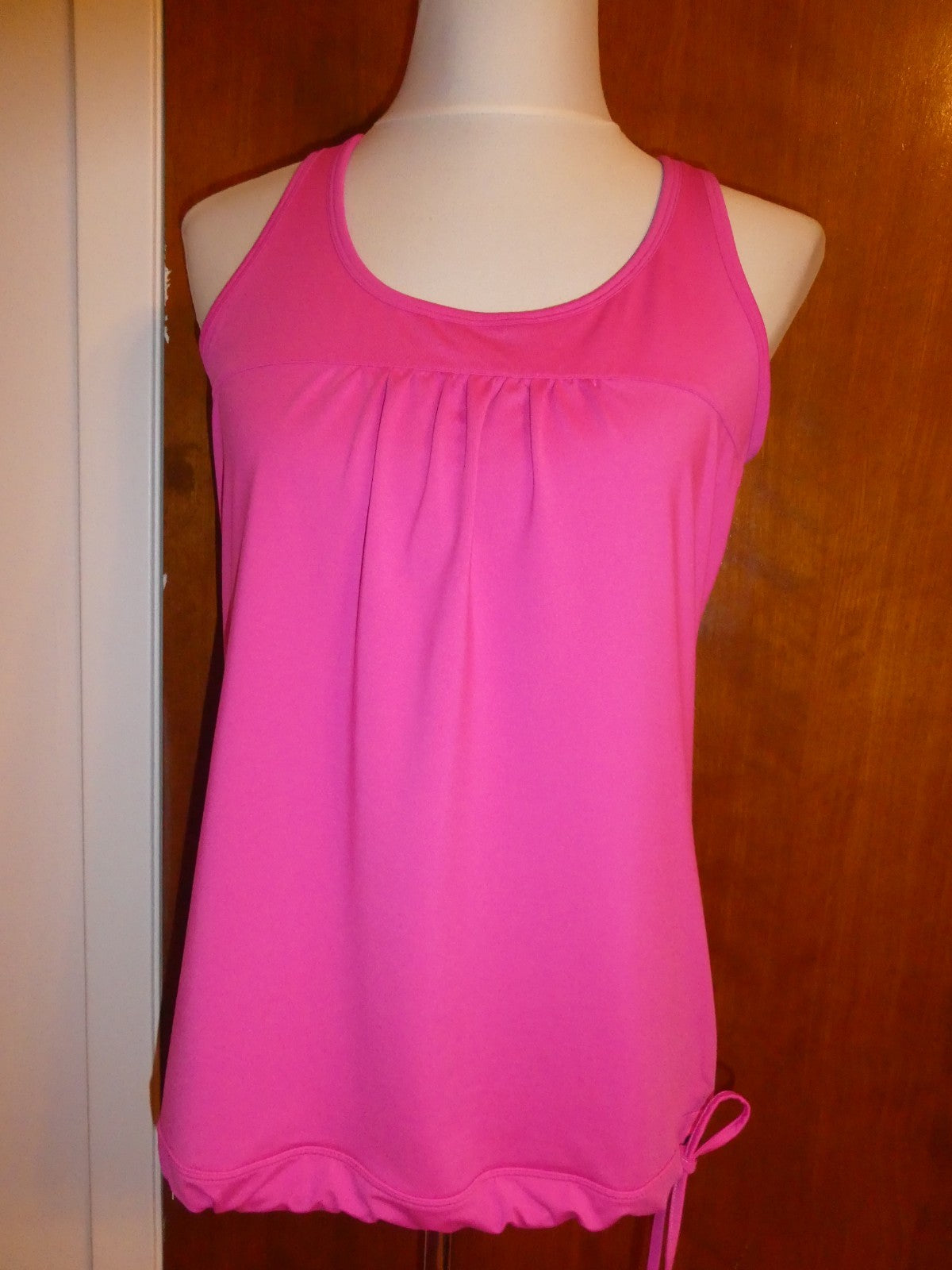 Athleta Women’s Pink Tank Top Large Sleeveless Racerback Ruffle Hem Stretch