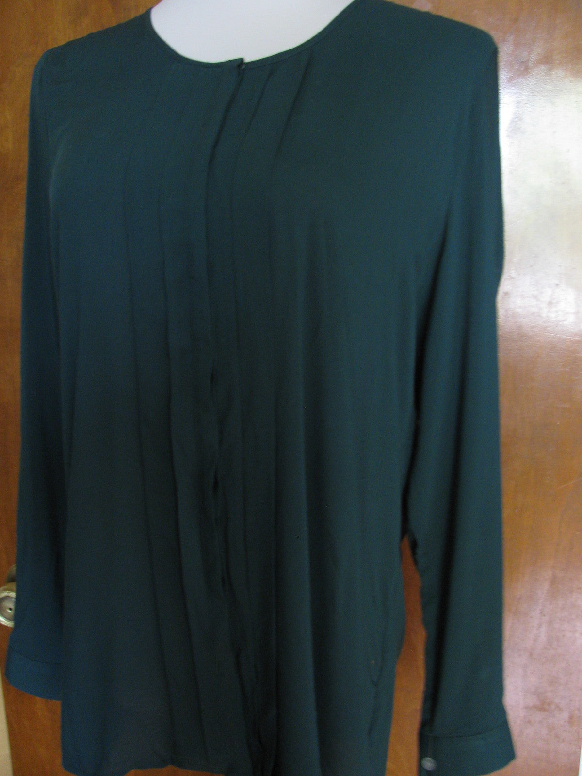 Jaye E women's emerald rayon top size large NWT