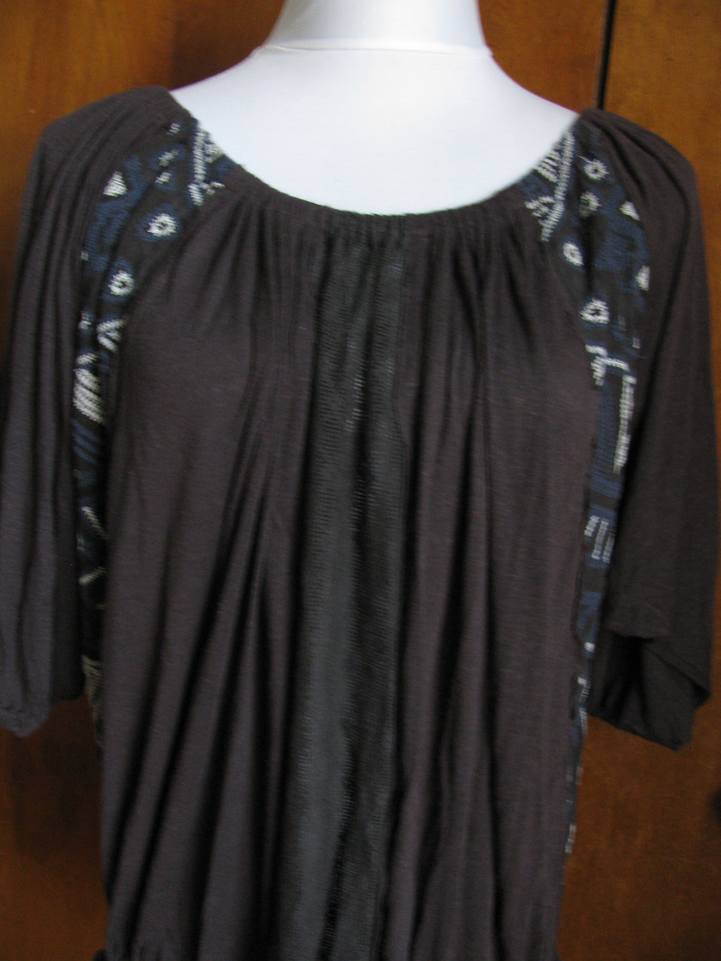 Free People women's dark gray embroidered top small fits medium 