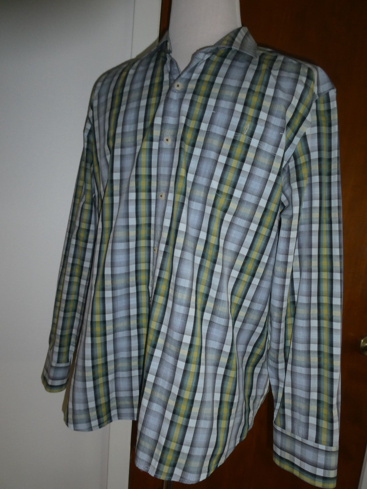 Tommy Bahama Island Modern Fit Shirt Men's XL Plaid 100% Cotton Button Front