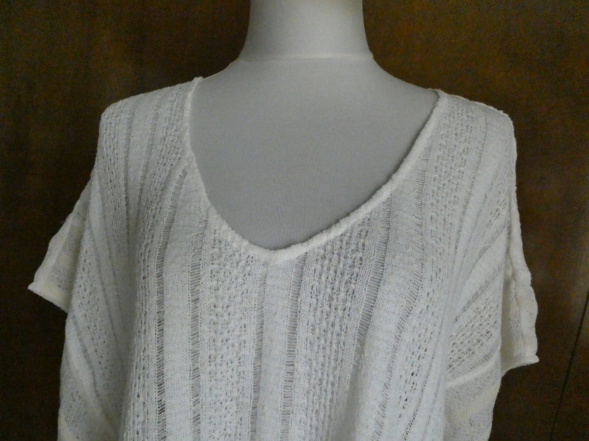 Sanctuary women’s white crochet dolman sleeves top Medium 