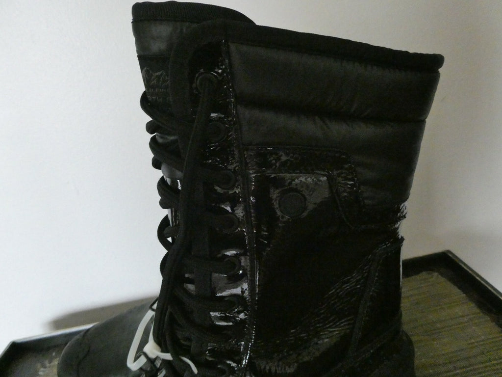 The North Face authentic women's black waterproof lace-up boots sz 7