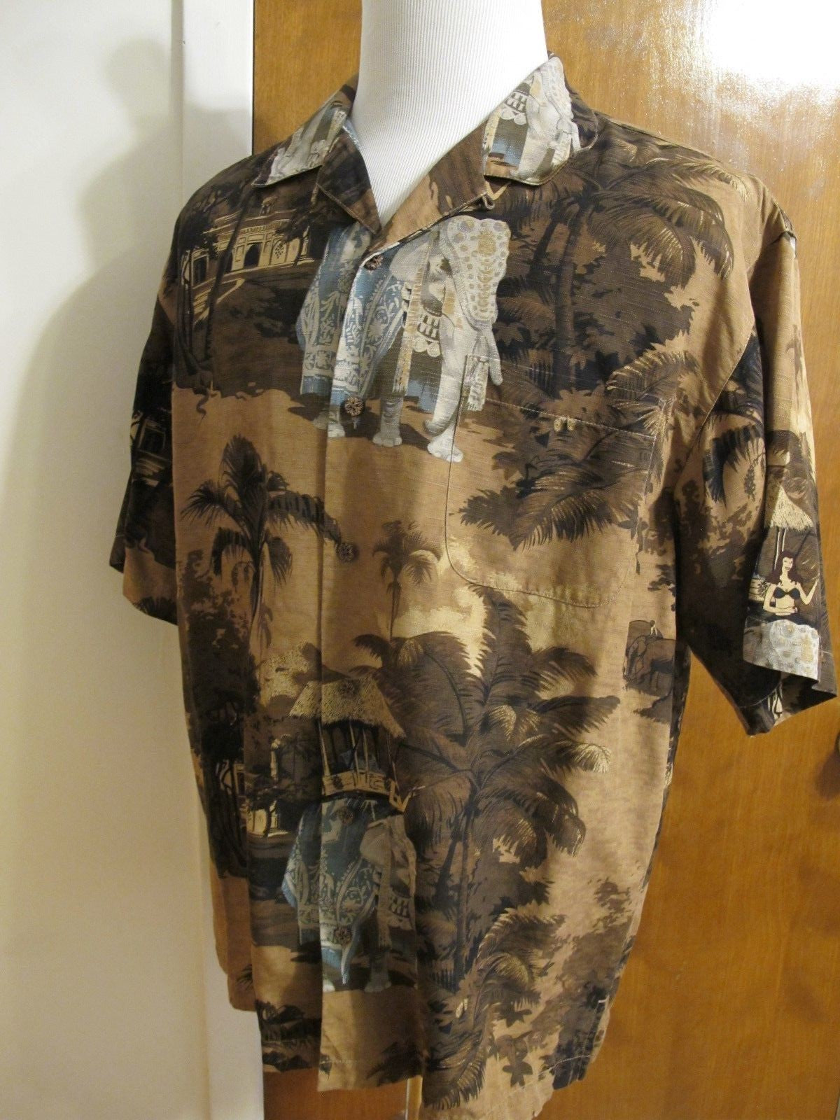 Tommy Bahama Men's Silk Multi Color Brow Blue Gray Beach Shirt Large Very Nice