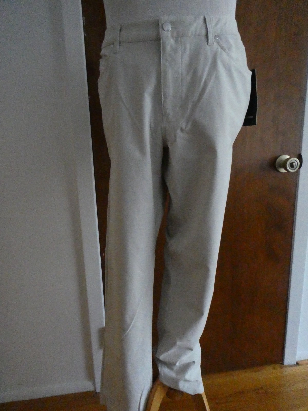 Lululemon Men Classic Bone Pant 40x34 free shorten length at any Lululemon store