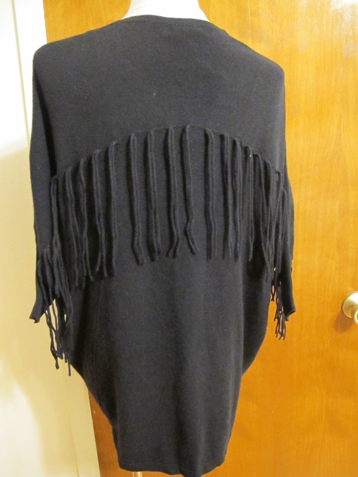 Bloomingdale's women's black 2ply cashmeret V-neck evening sweater XS/S 