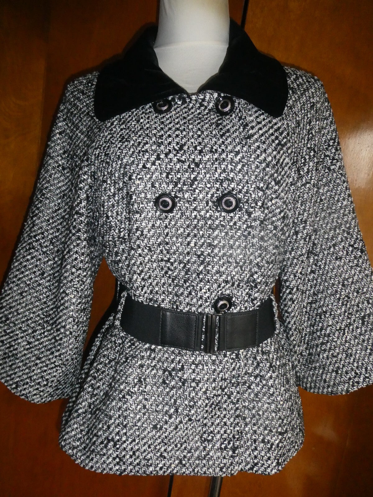 Tahari Arthur S. Levine Women Black/White Gorgeous Blazer Velour Collar Size 10