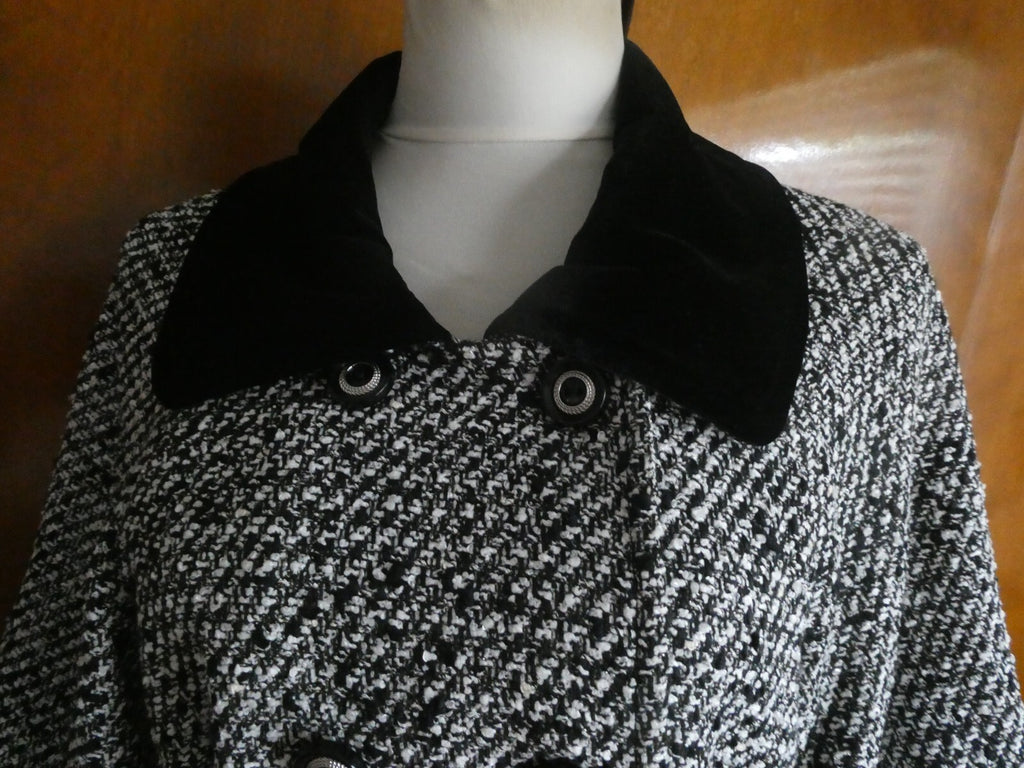 Tahari Arthur S. Levine Women Black/White Gorgeous Blazer Velour Collar Size 10