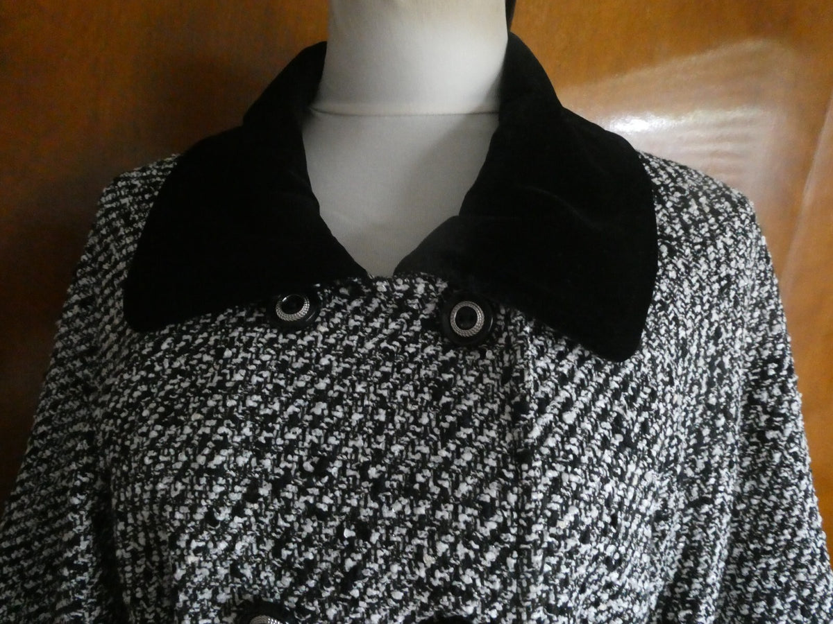 Tahari Arthur S. Levine Women Black/White Gorgeous Blazer Velour Collar Size 10