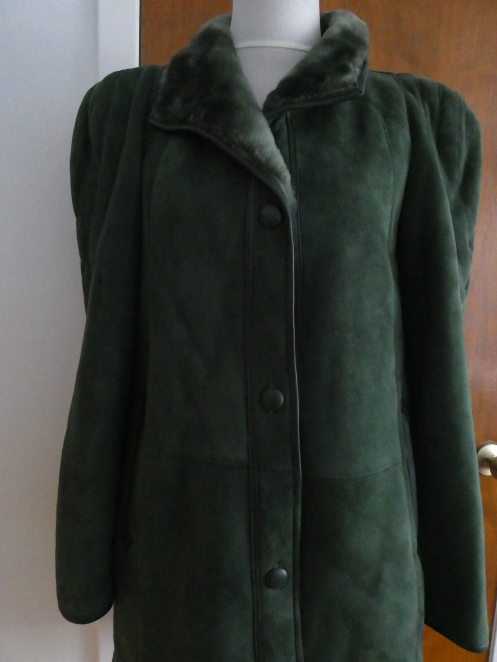 Women's Green Shearling Sheepskin Mid Long Winter Coat Made In Spain Size 10 NWT