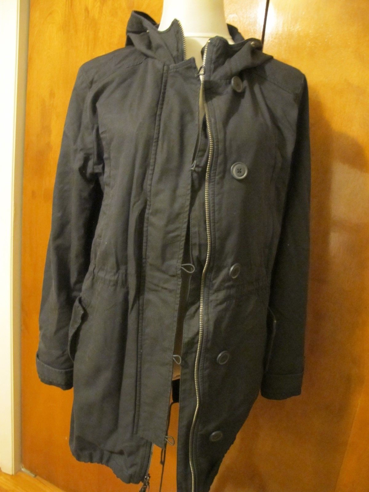 Gap women’s black stylish winter coat two in one size Large NWT