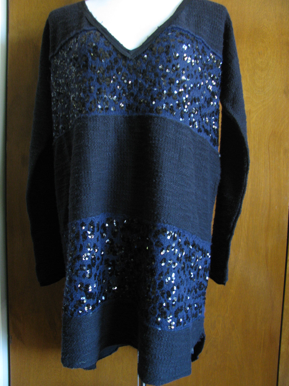Free People women's navy long embellished long sleeves sweater size medium New