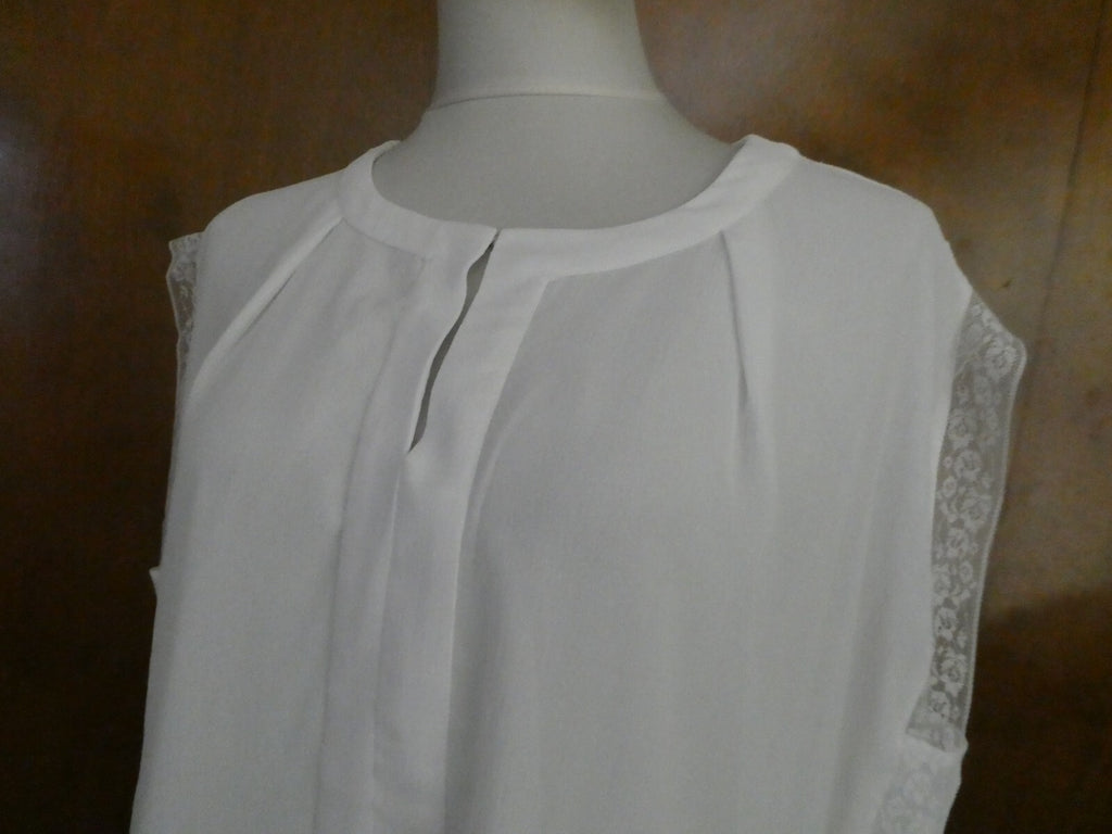 Anthropologie Ranna Gill Women's Decorated Detailed Lined White Top Size Large