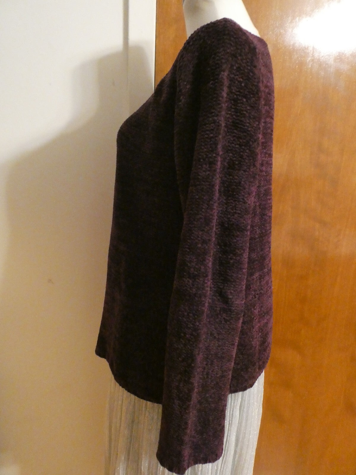 New York&Company women's dark purple long sleeves sweater size Medium preowned
