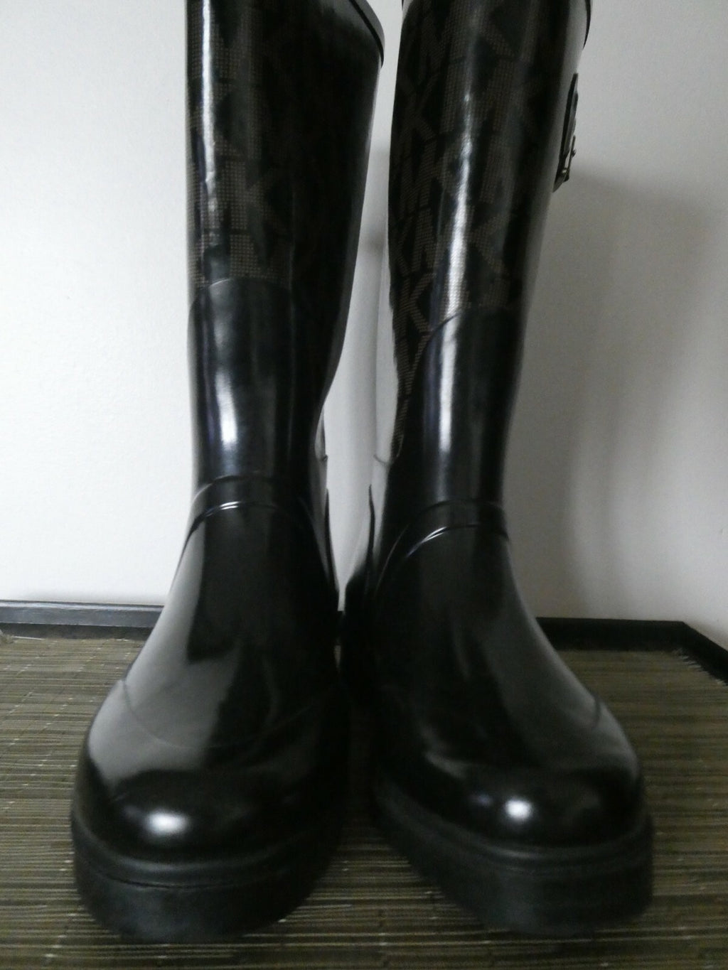 Michael Kors women's black/ brown round toe rain boots size 6M