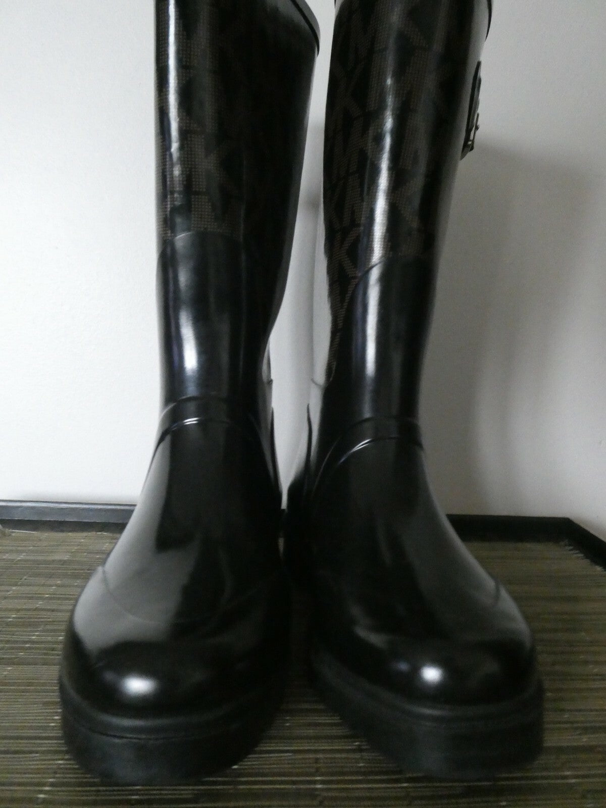 Michael Kors women's black/ brown round toe rain boots size 6M