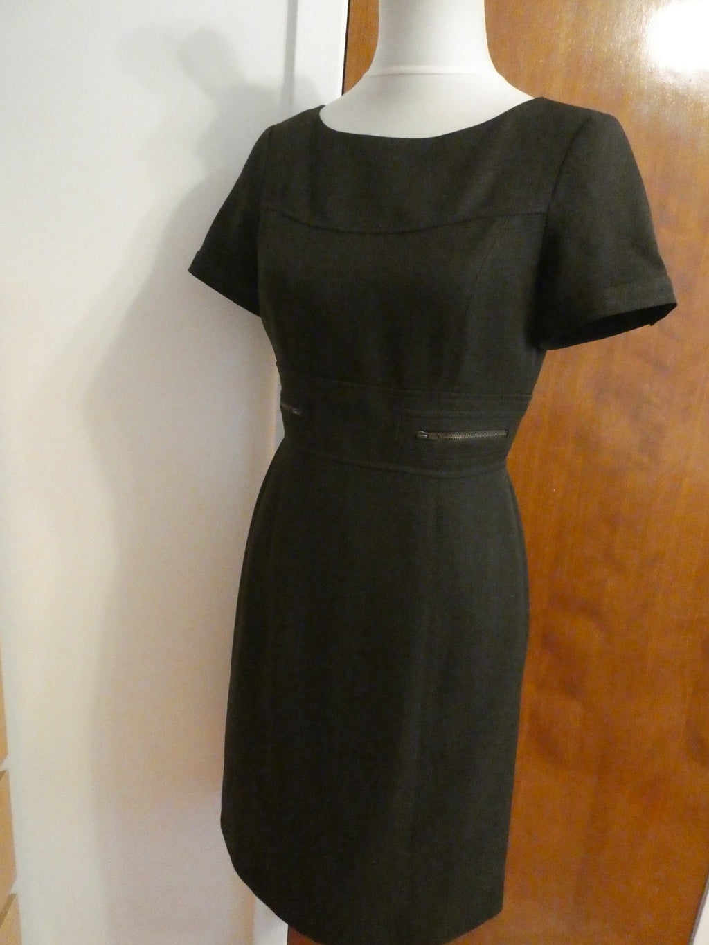 Tahari Arthur S. Levine Women Dark Brown Sheath Dress Lined Slit Back Slit SZ 4