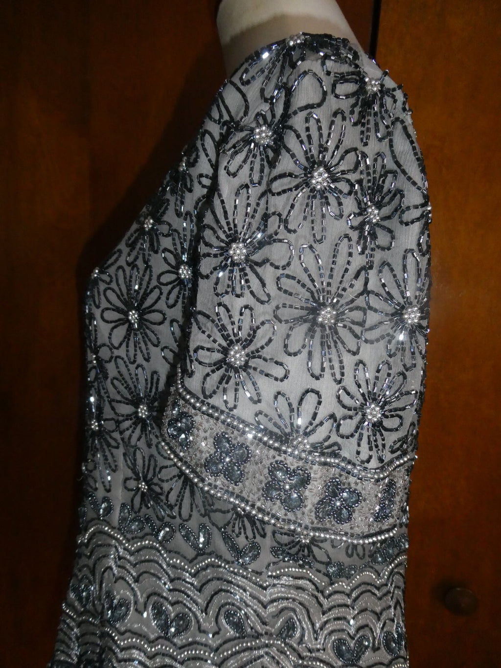 Papell Boutique Women Gray Evening 100% Silk Beaded Party Top Sz XL (fits M/ L)