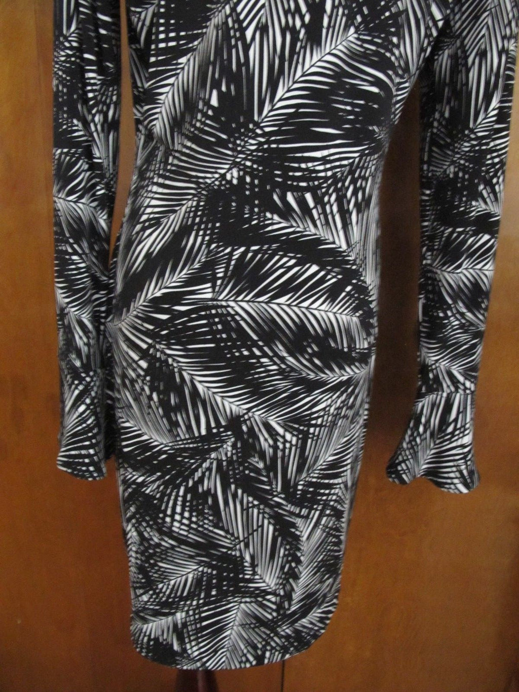 Michael Kors women’s black white jersey bell sleeves dress Large New