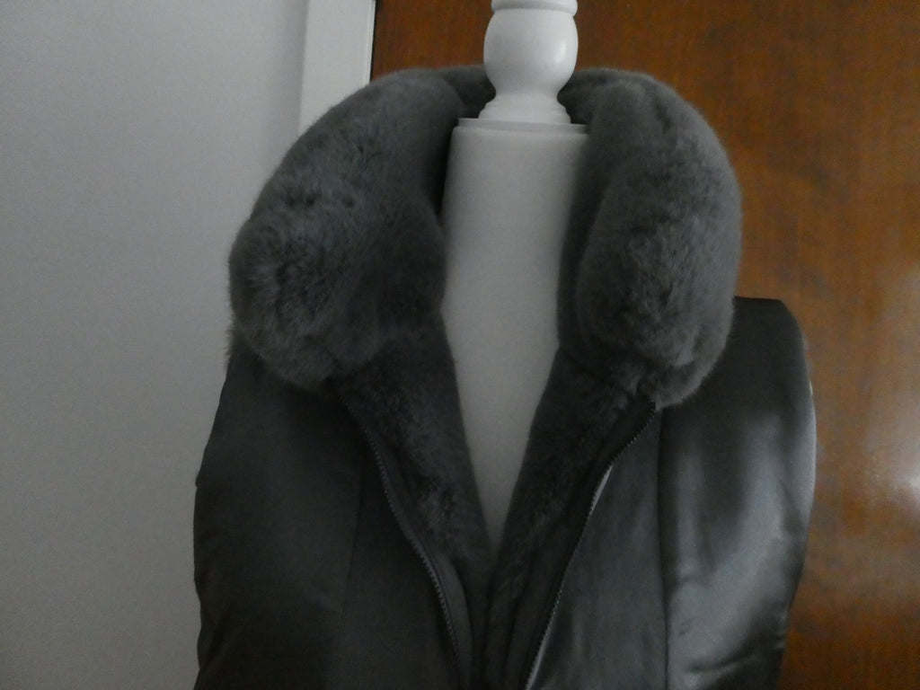 White House Black Market Women's Gray Faux Fur Sweater Vest Zip Front Size Large