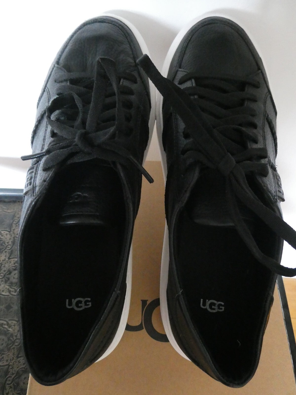 Ugg Australia Alameda Women’s Sneakers Black/White US 7.5, 8, 8.5, 9, 11