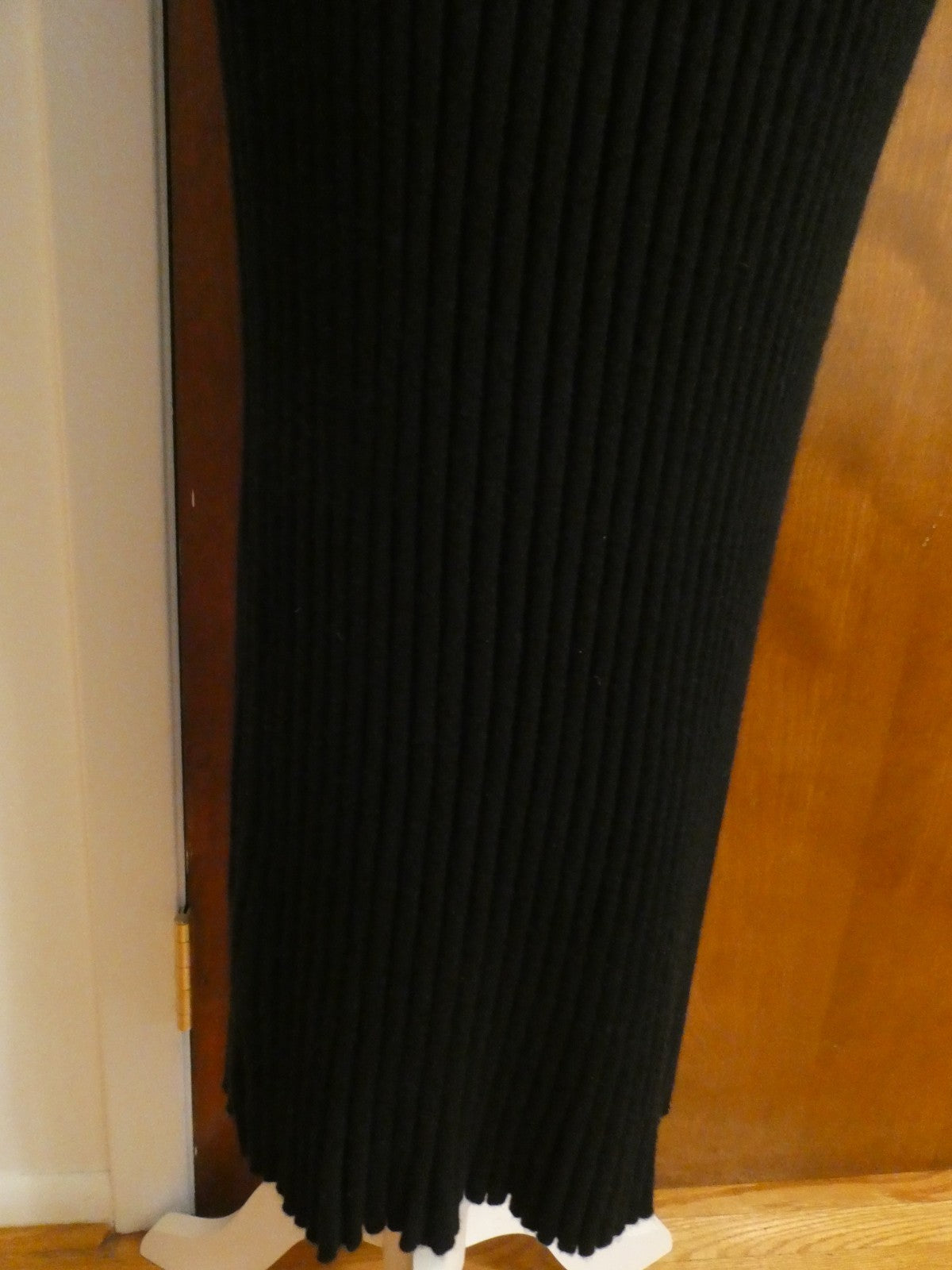 Bloomingdale's 100% Cashmere Ribbed Knit Midi Skirt Black Size S M XL $228 NWT