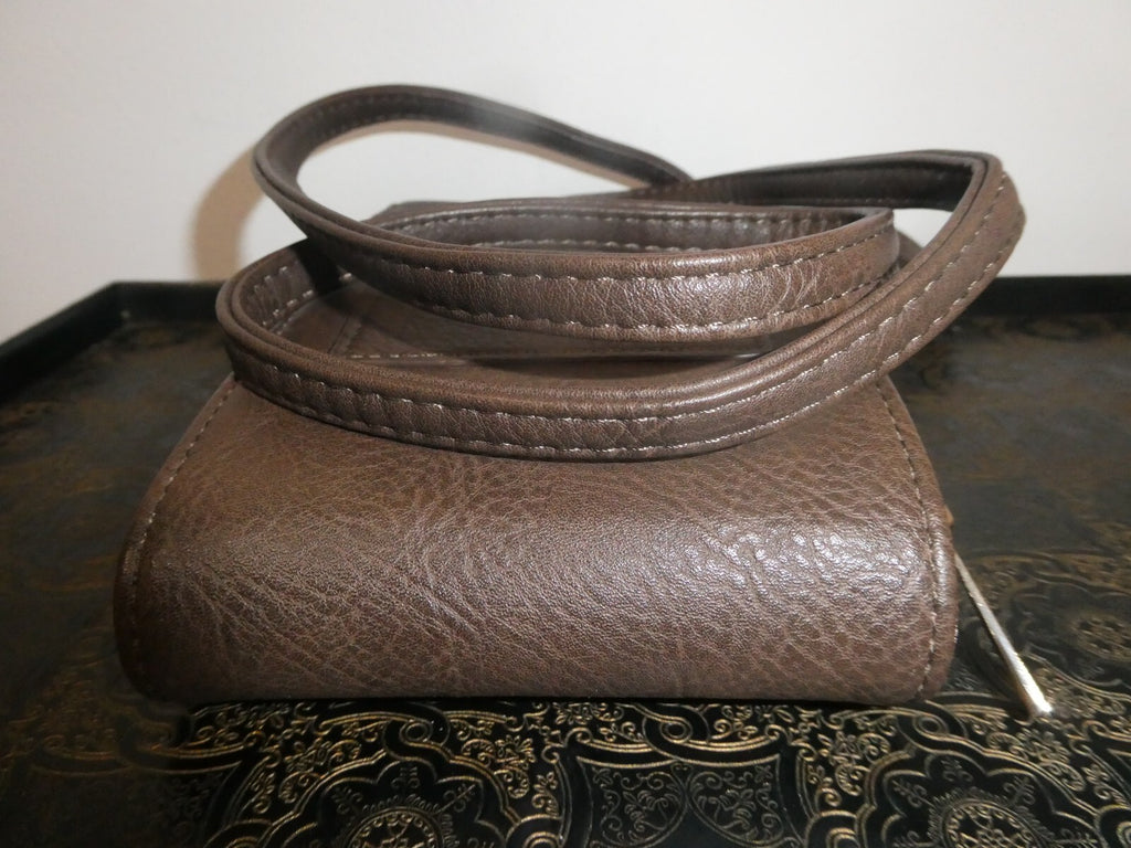 Carroll Accessories Crossbody Brown Travel Wallet Purse 8”X4.5”X1 ¼”  6 Cards