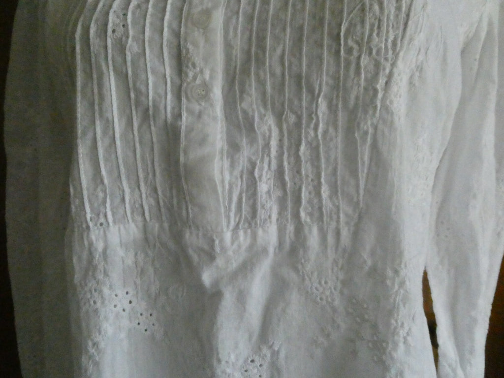 Coupe women's embroidered white long sleeves gorgeous top size Large