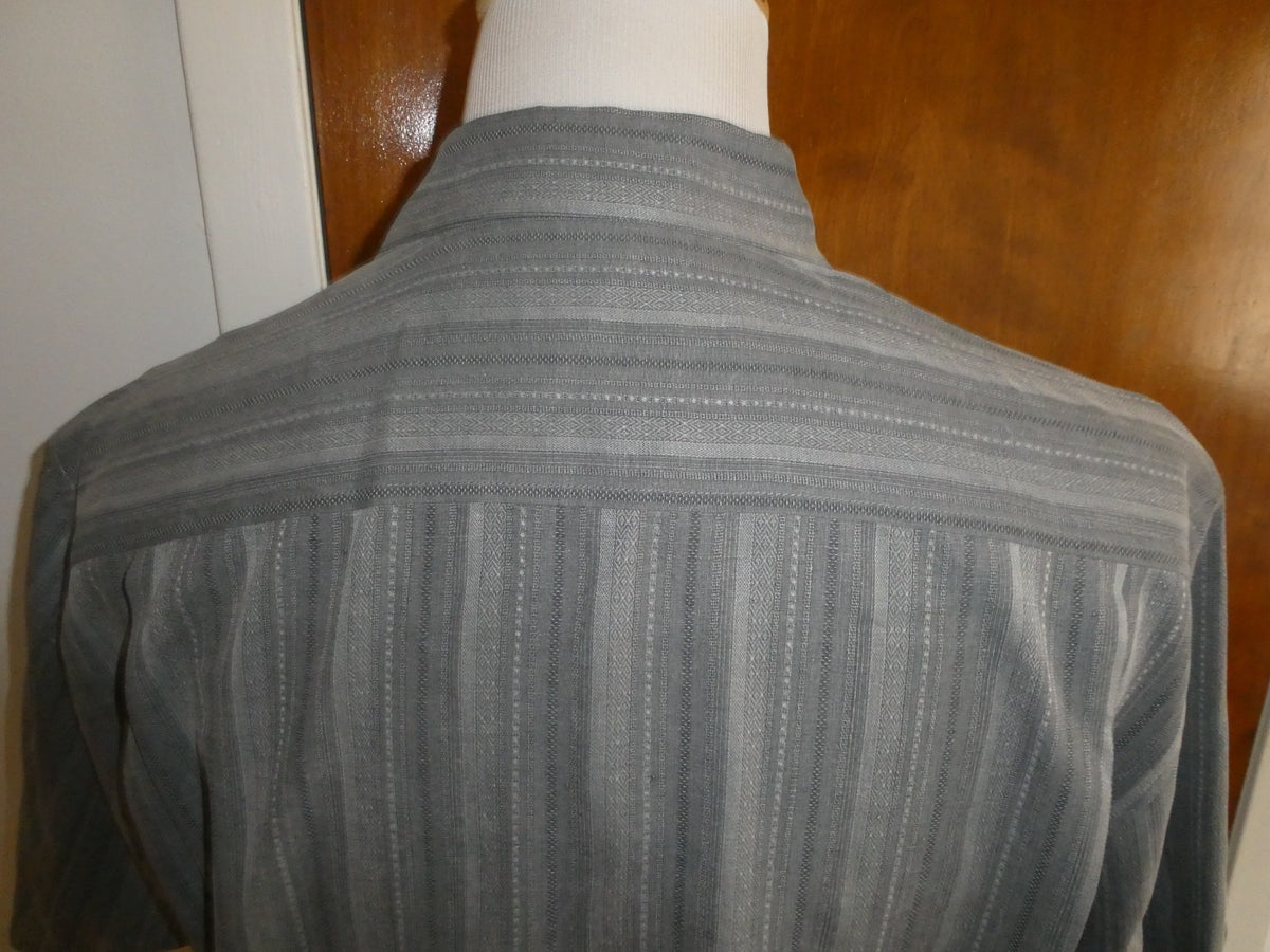 Tommy Bahama Men's Large 100% Silk Gray Striped Shirt Sleeve Button Front Shirt