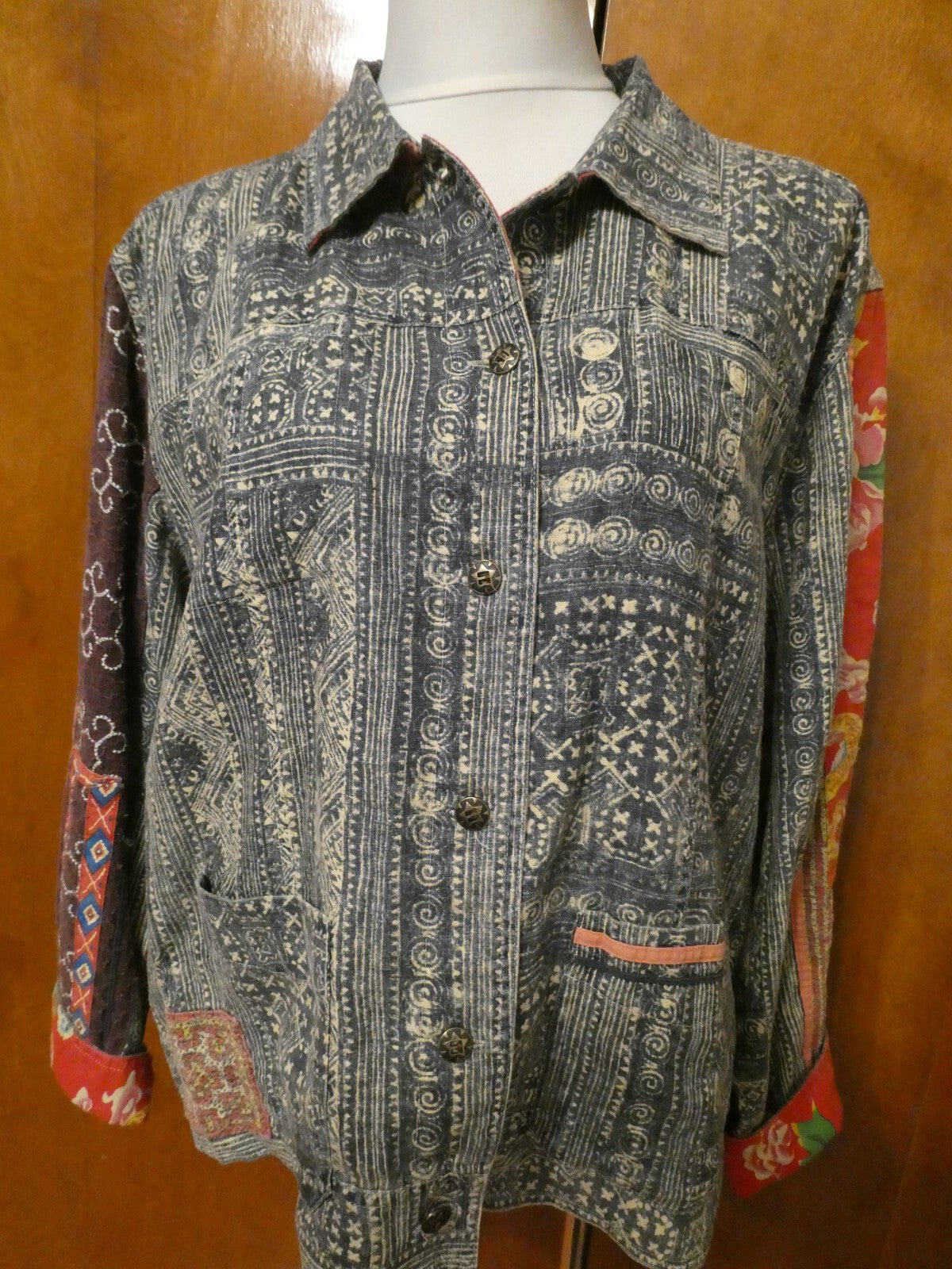 Chico's Blazer Jacket Multicolor embroidered denim size 3 Retail Price $98
