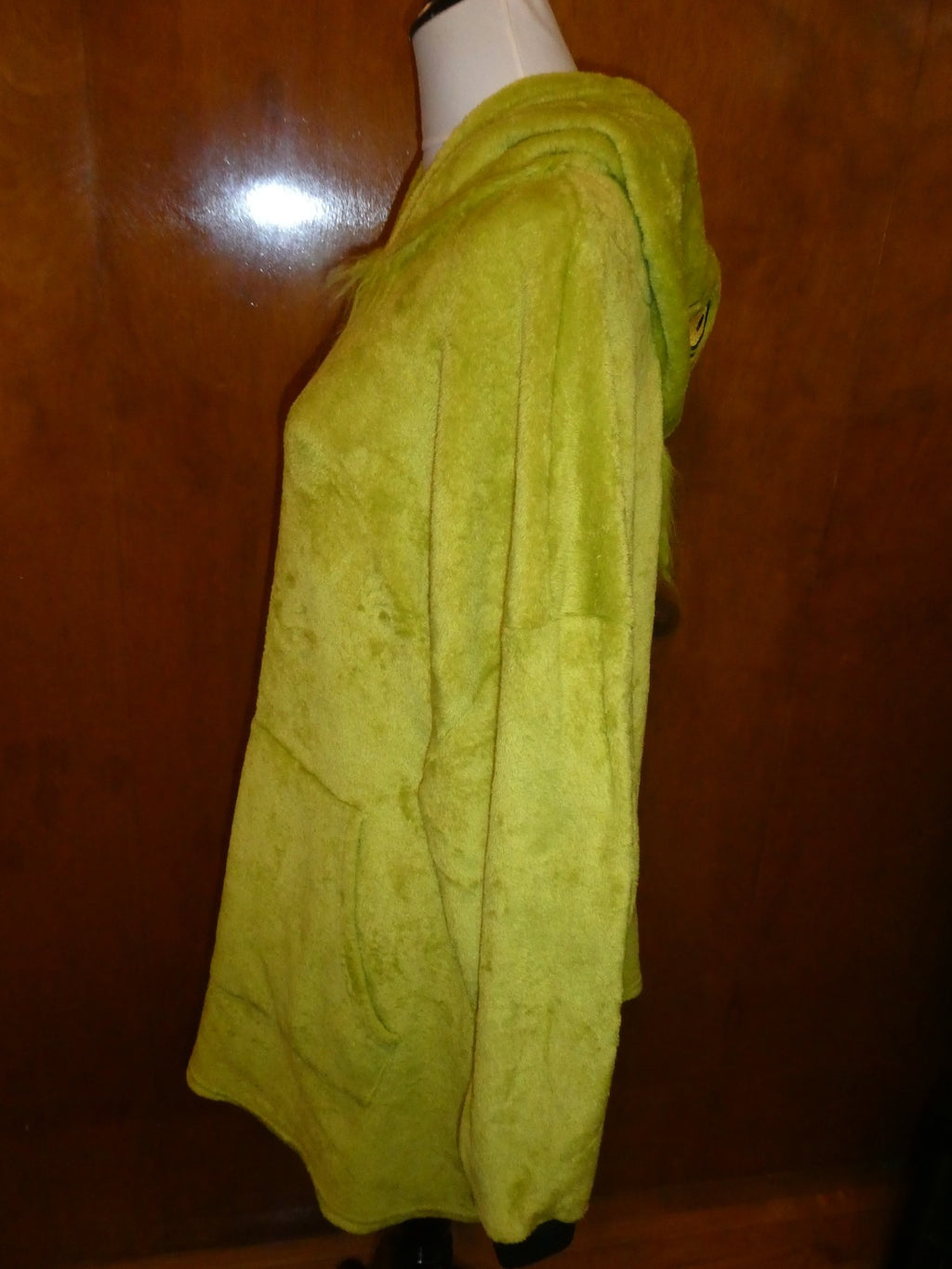 The Grinch Plush Hoodie Blanket OSFM Green Polyester Hooded Pullover Lounger
