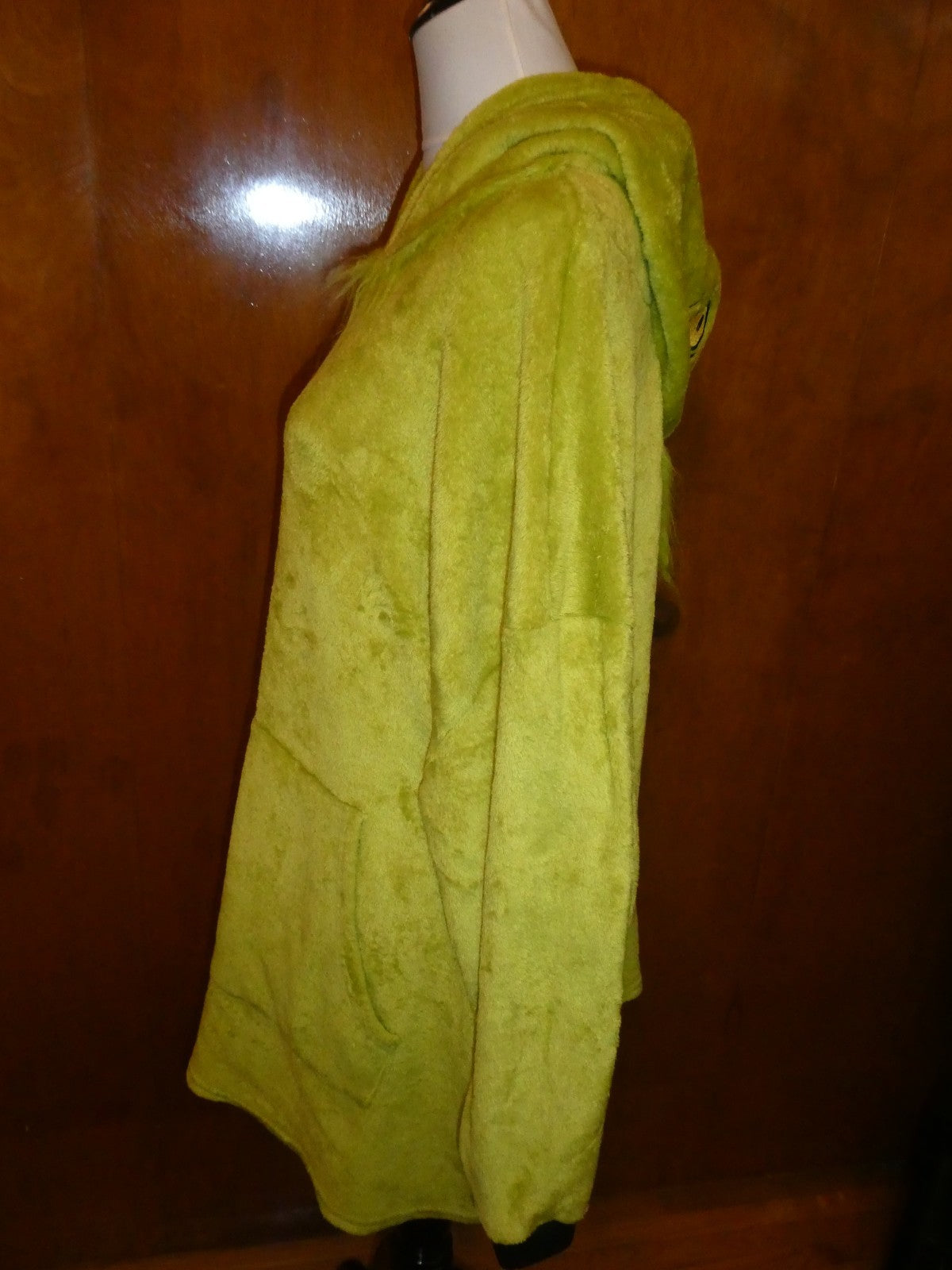 The Grinch Plush Hoodie Blanket OSFM Green Polyester Hooded Pullover Lounger