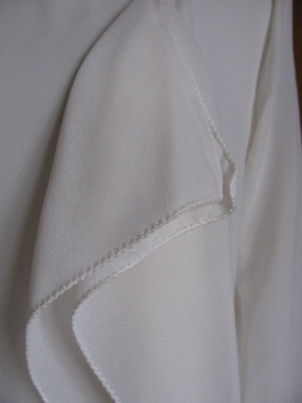 Max Studio women's ivory ruffle long sleeves blouse top Petite Large