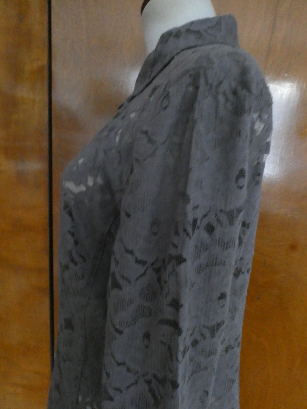 New York & Company women's gray fabric craft embroidered blouse Large