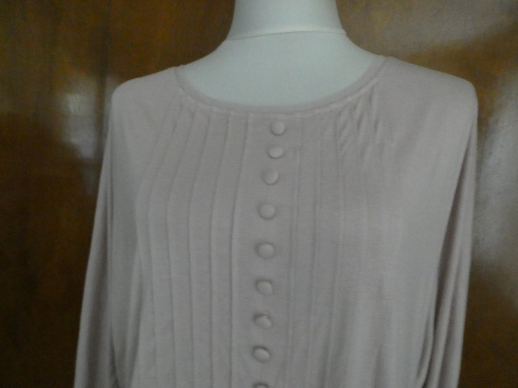 Gap women's light pink 100% rayon detailed top size Large 