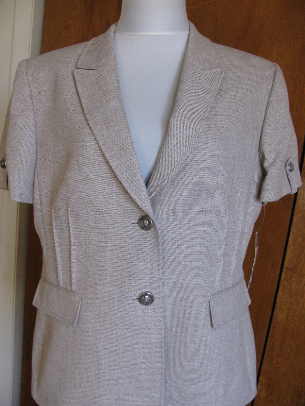 Tahari Asl Beige Women’s Beige Pant Suit Set Size 16P New