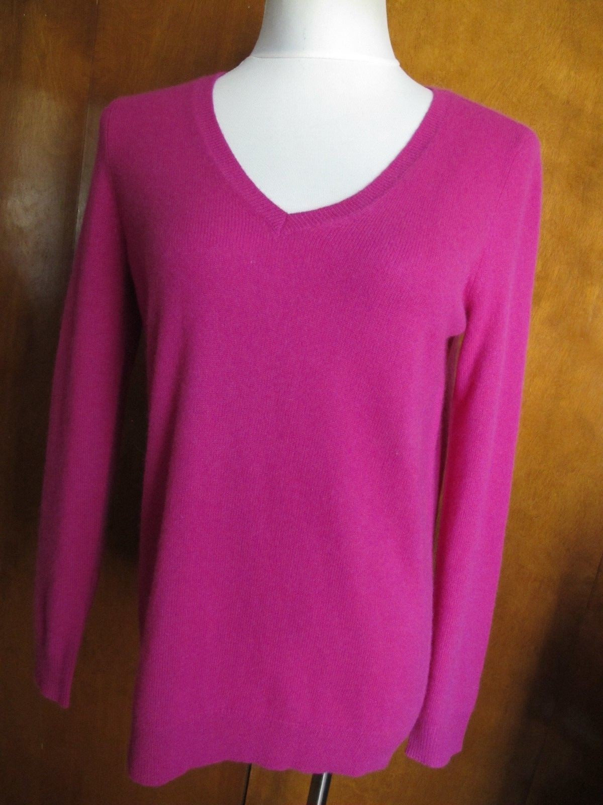 Bloomingdale’s women’s pink fuschia detailed soft 2ply cashmere sweater 