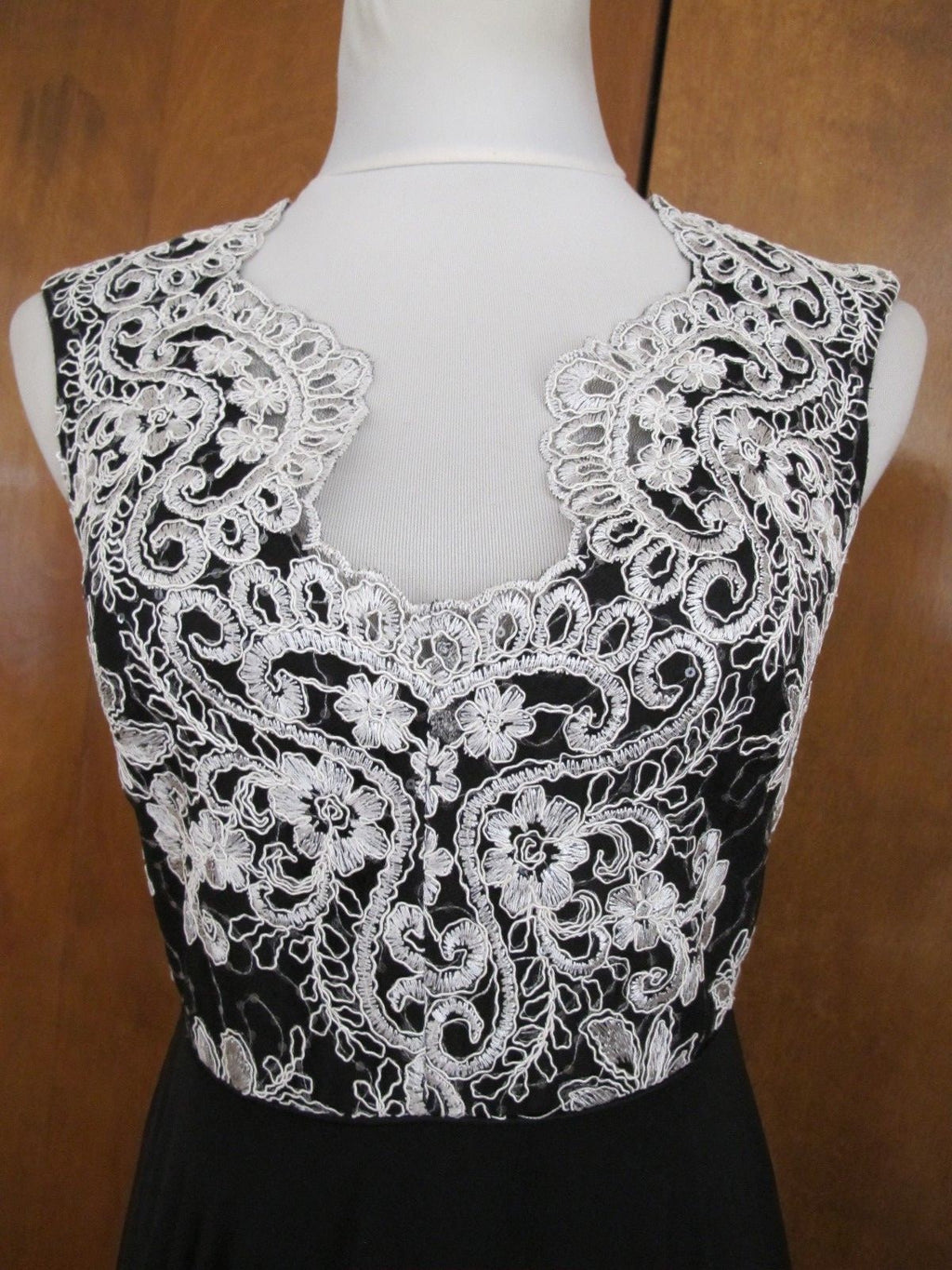 Aidan Mattox Women's Black Detailed Floral Lace Evening Maxi A-line Dress 4 New