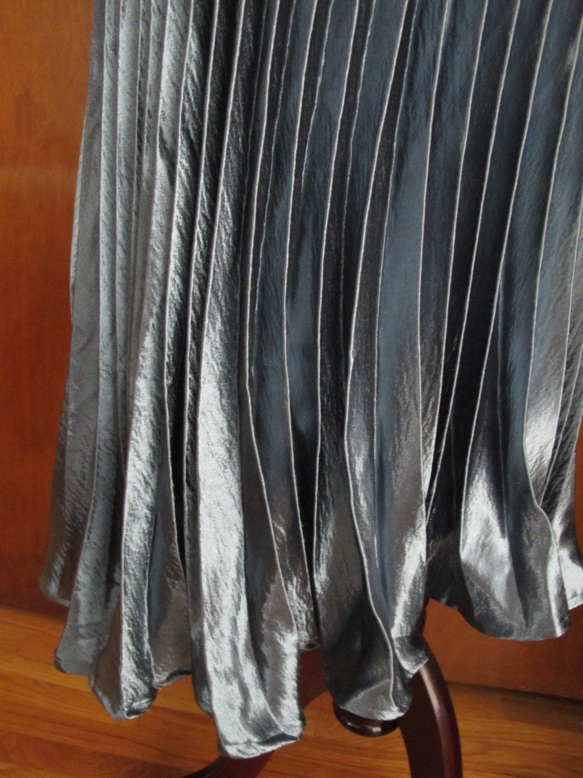 Anthropologie  HD In Paris Women's Gray Carbon Pleated Skirt Large 
