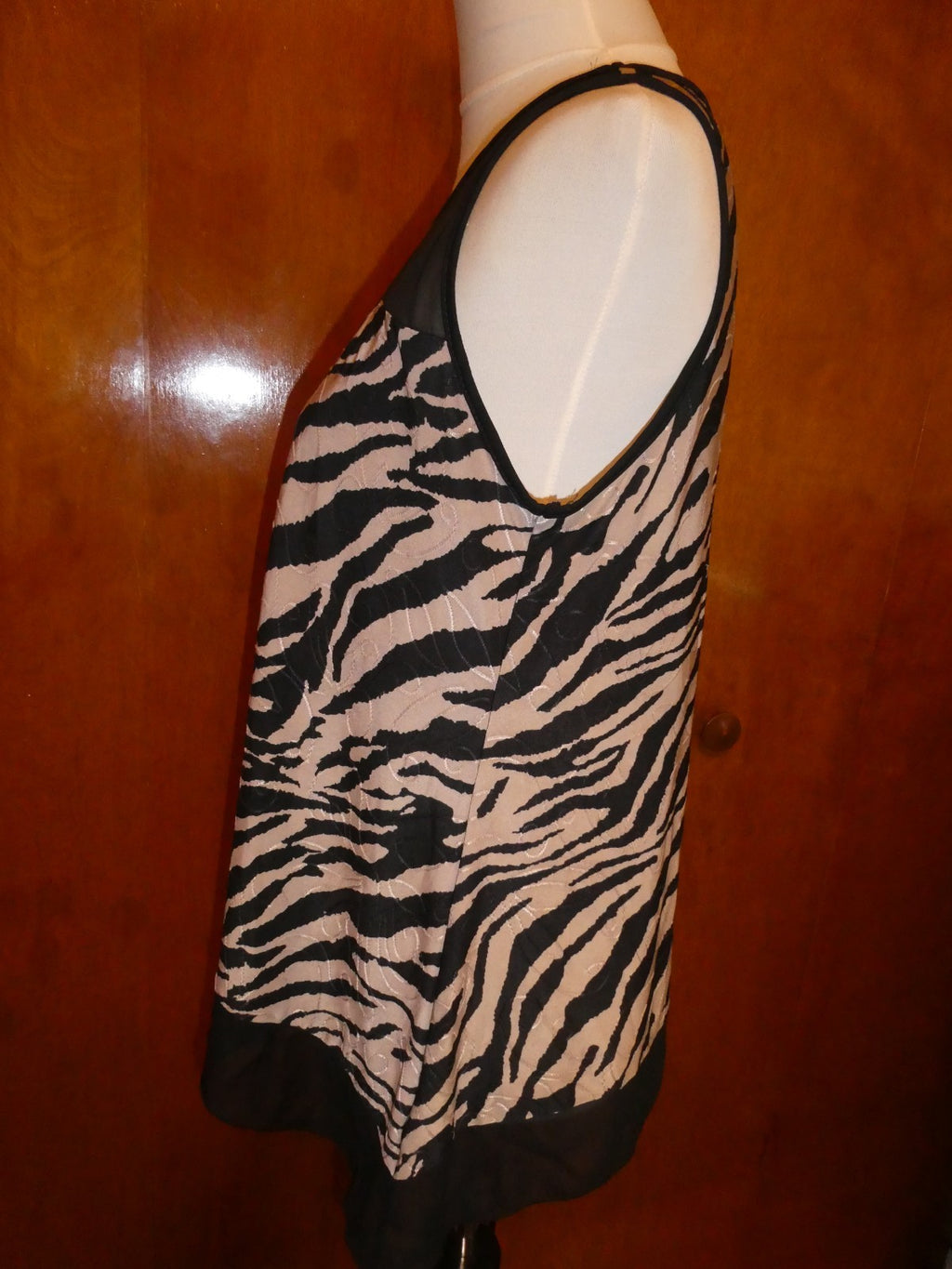 Roz & Ali Women’s MP Zebra Animal Print Sleeveless Layered Top Black Beige USA