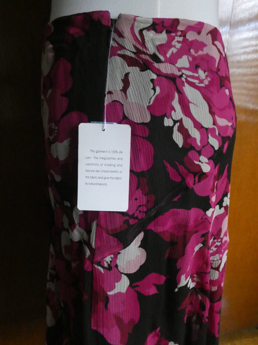 Nine West women's 100% Silk Lined Multicolor Gorgeous Skirt Size 2