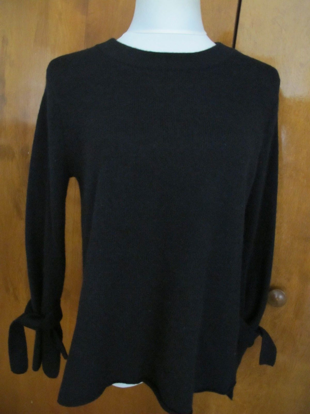 Bloomingdale's Women's Black 2 Ply Cashmere Sweater Small 