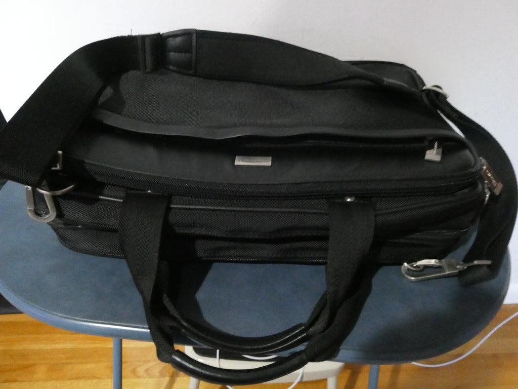 Kenneth Cole Reaction Black Expandable Laptop Messenger Bag Briefcase Crossbody