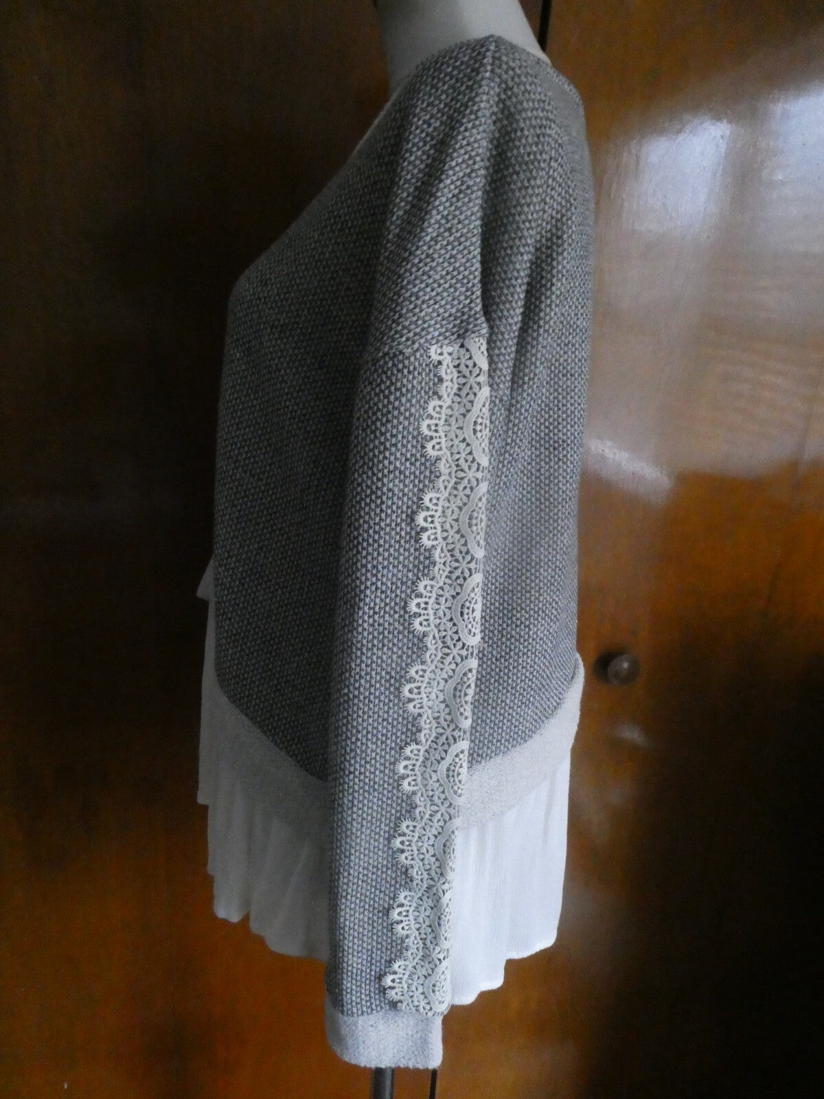 HANNAH Women's Soft V-neck Long Sleeves Sweater Gray Size Medium