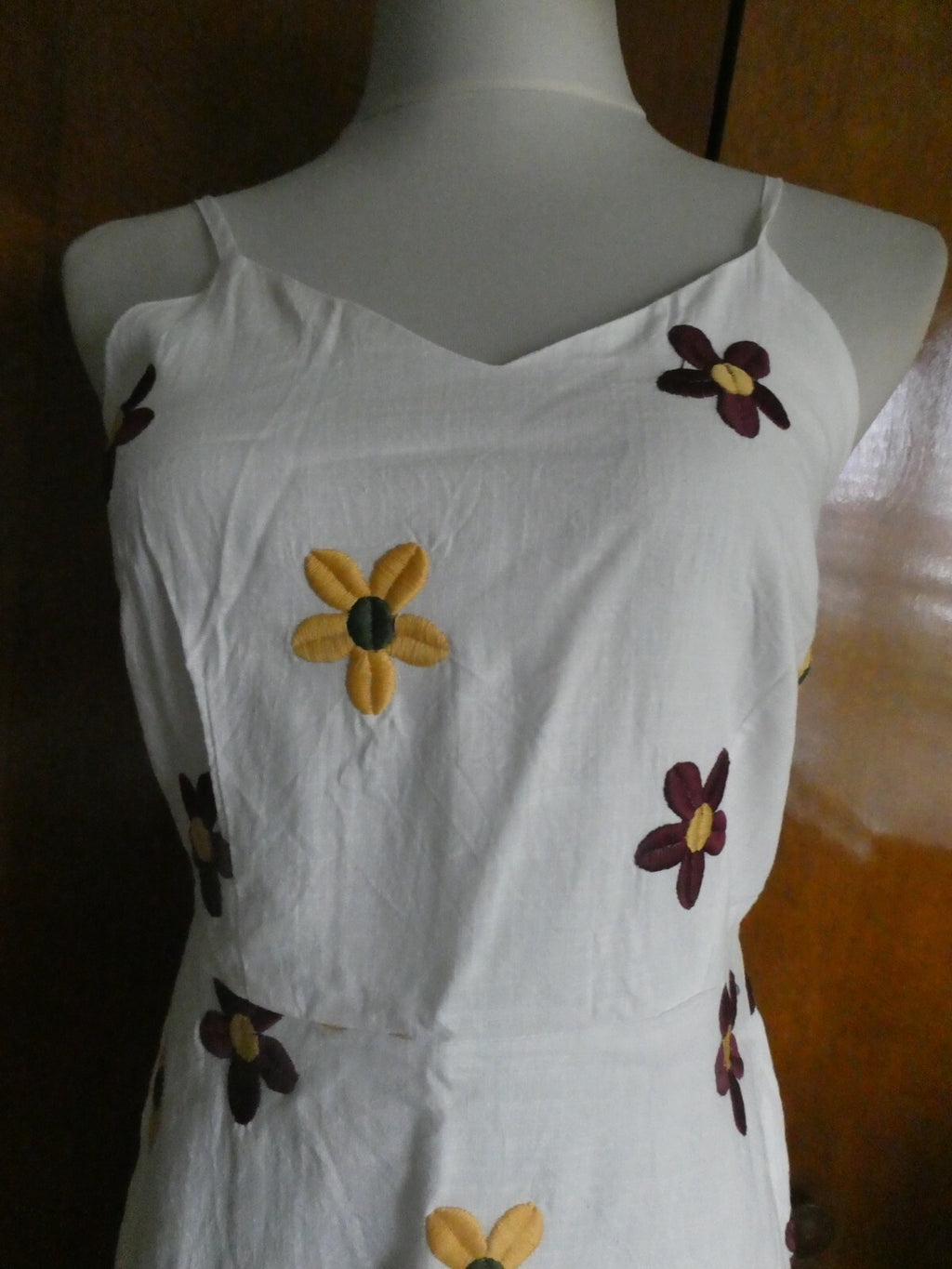 Shein women lined white embroidered dress size medium (can fit size small)